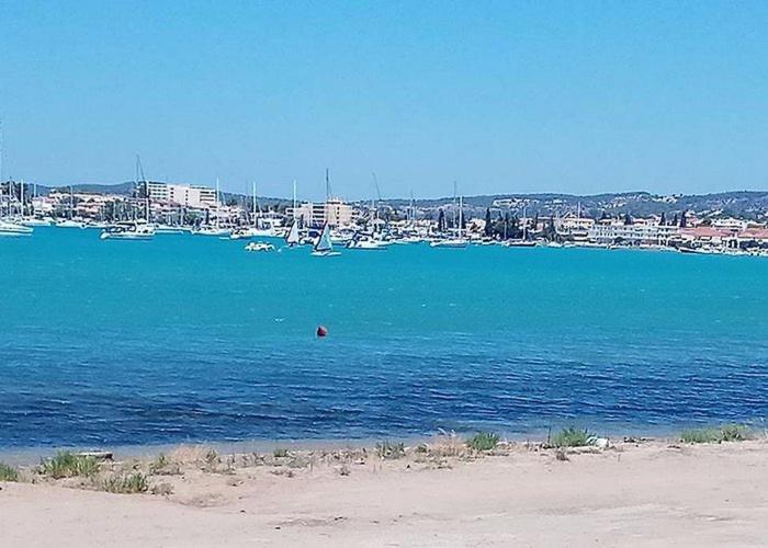 Artemis Bay Apartments Near Sea And Airport Экстерьер фото